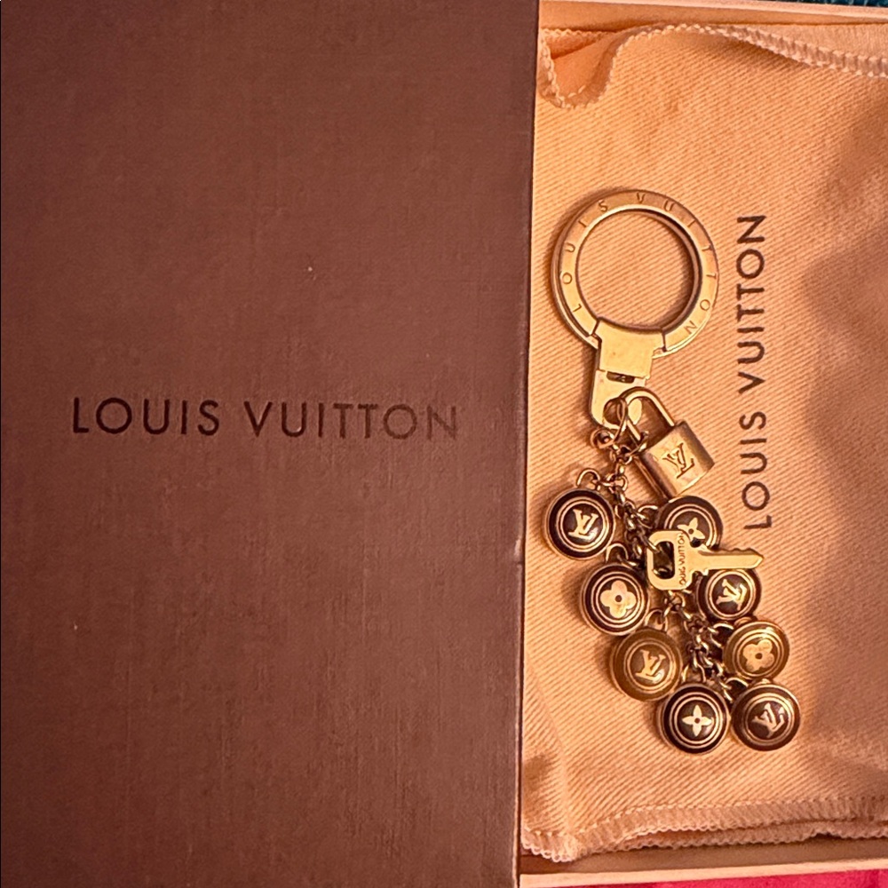 LOUIS VUITTON Bag Charm Key Ring Pastilles Chain Gold